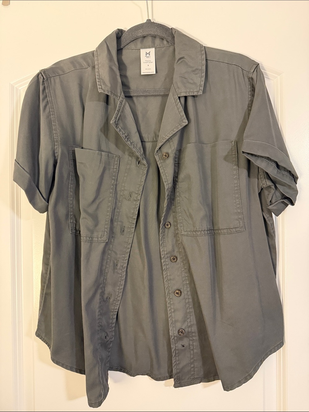 Casual Short-Sleeve Button-Front Women's Shirt - Olive